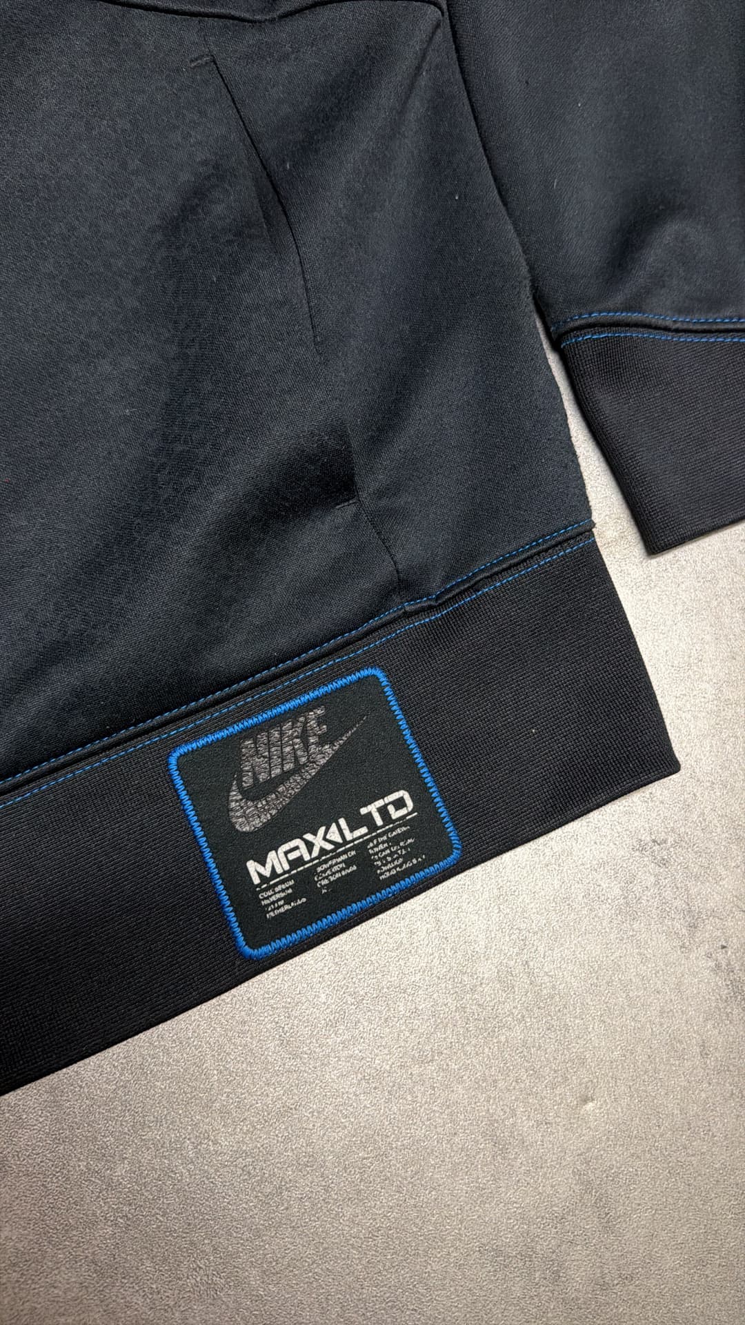 Nike Airmax LTD Zip-Up Black — 4
