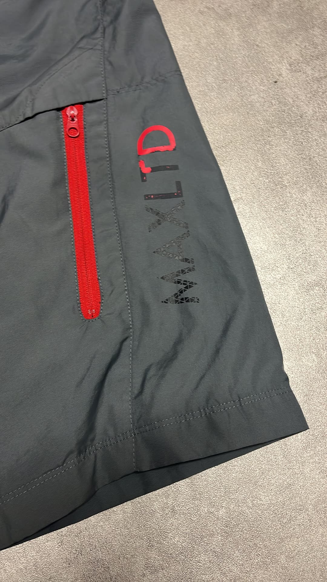 Nike Airmax LTD Shorts Grey — 3