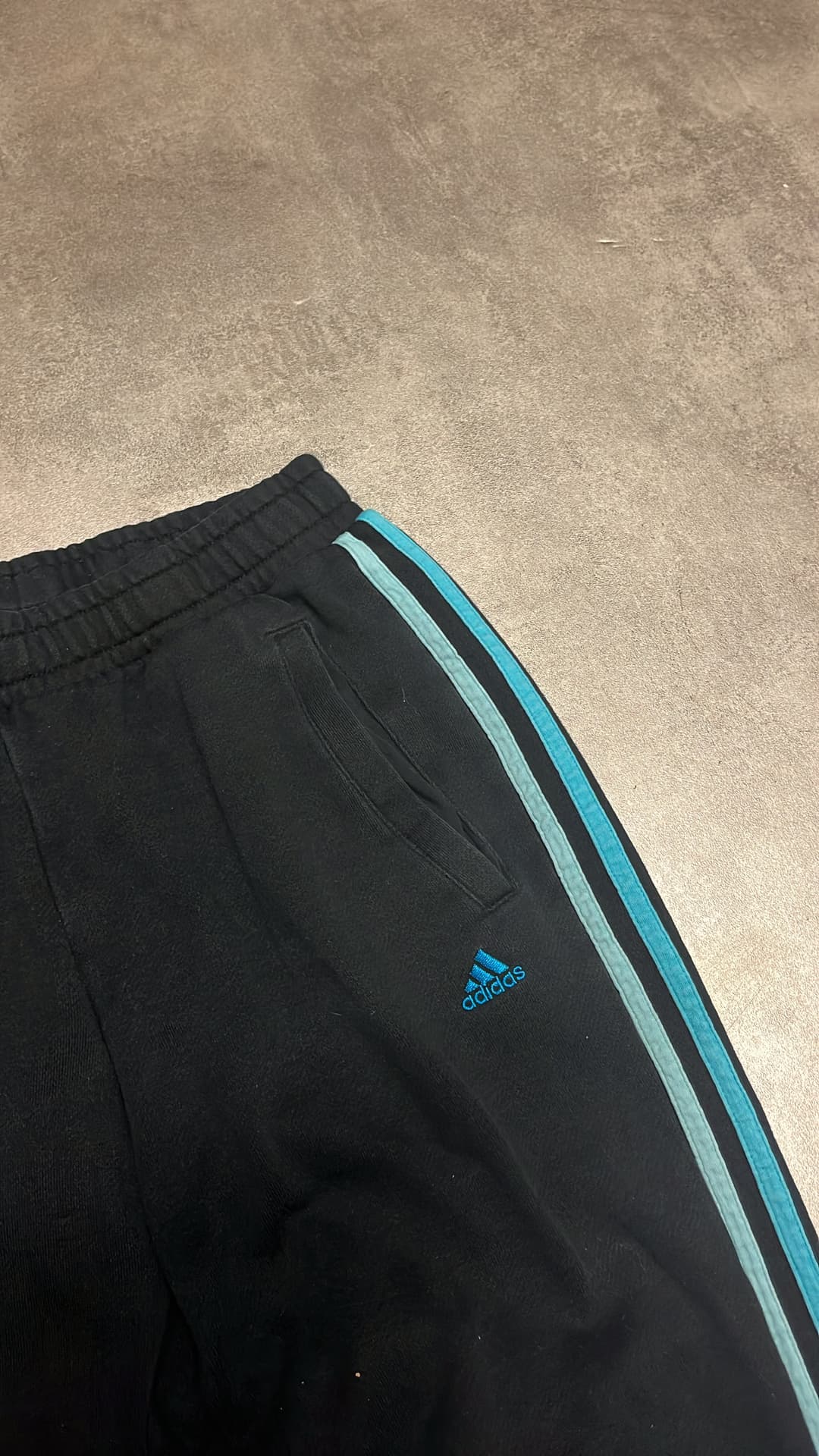 Adidas PE Jogger Black/Light-Blue — 3