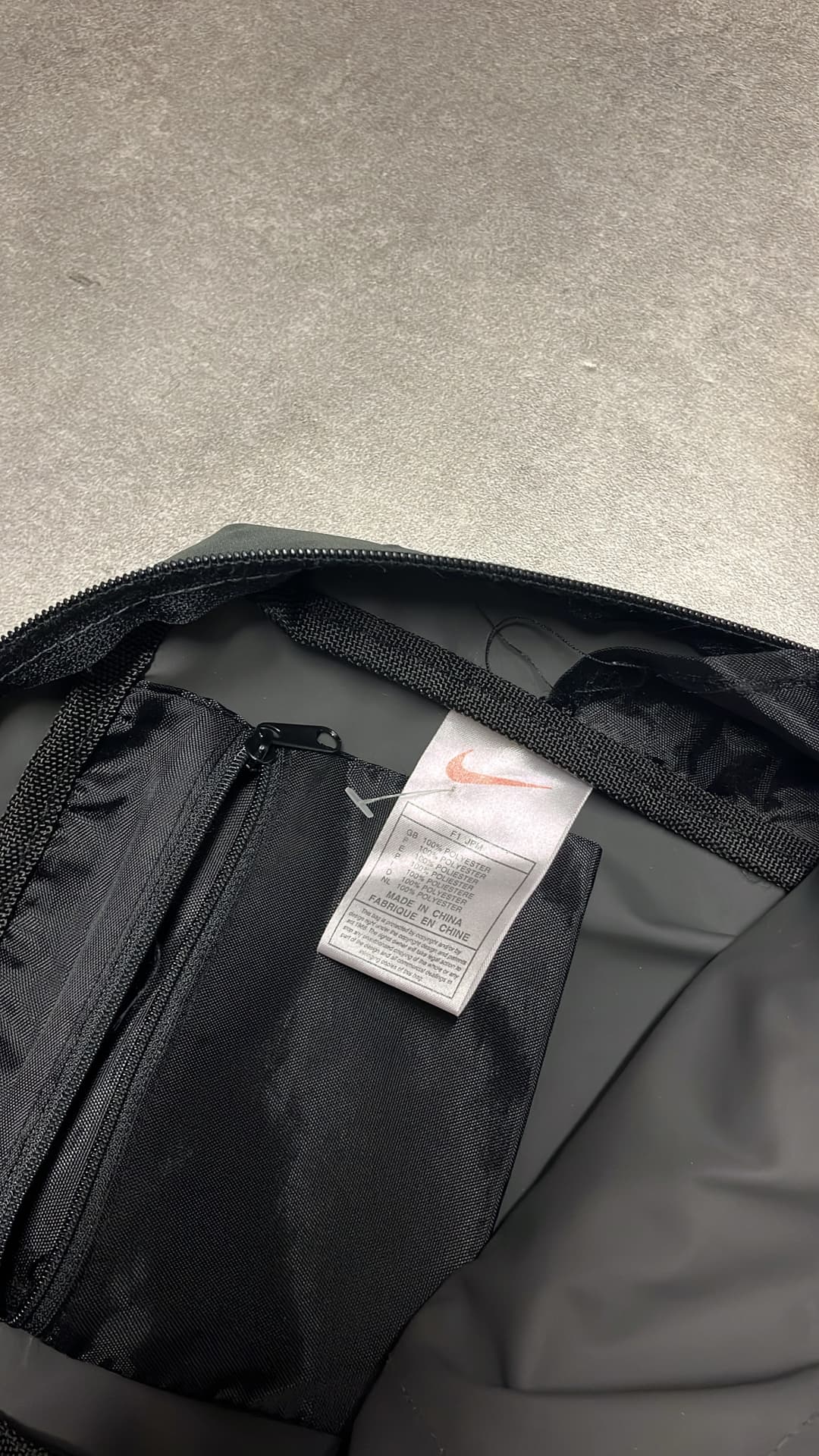 Nike sling bag — 4
