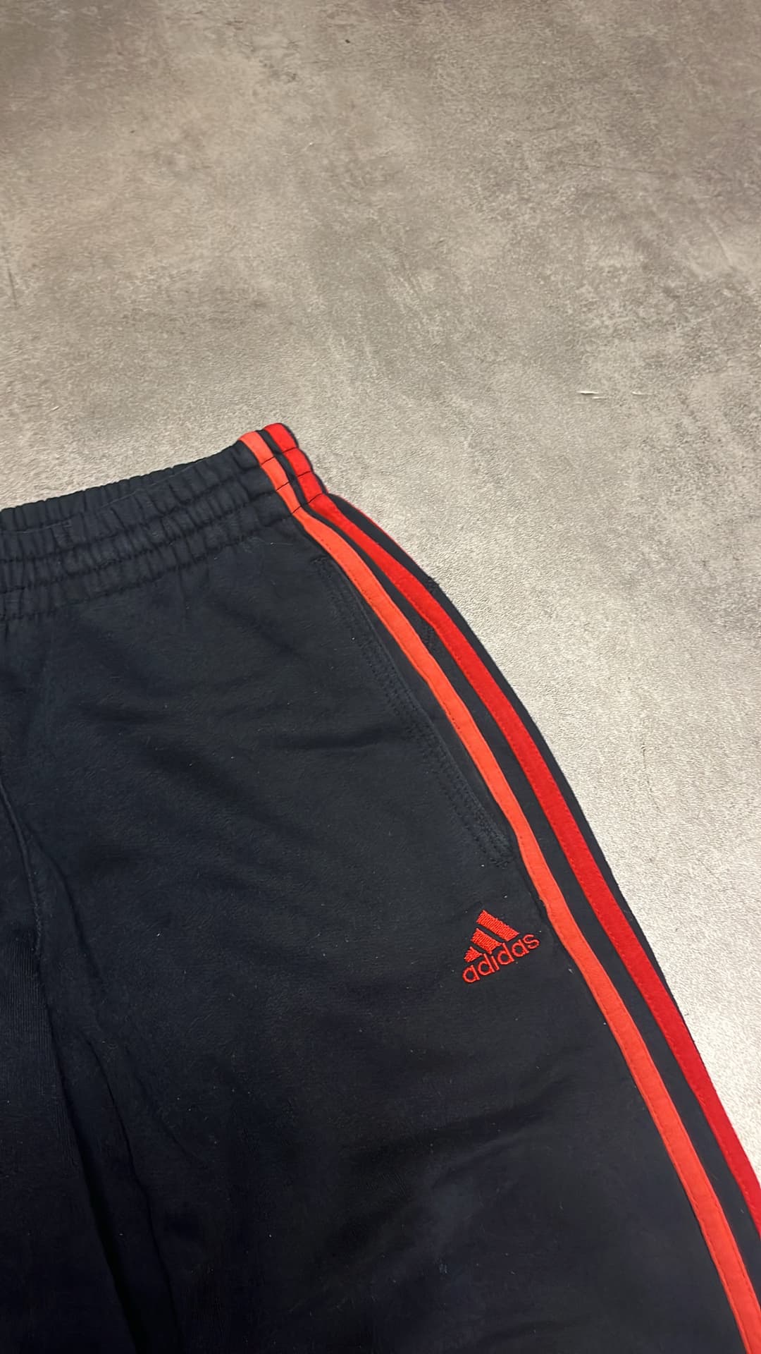 Adidas PE Jogger Black/Pink — 3