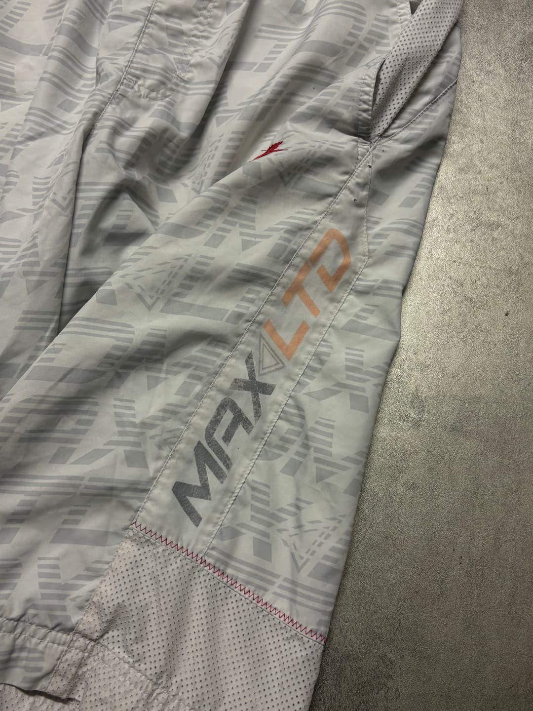 Nike Airmax LTD Shorts White — 3