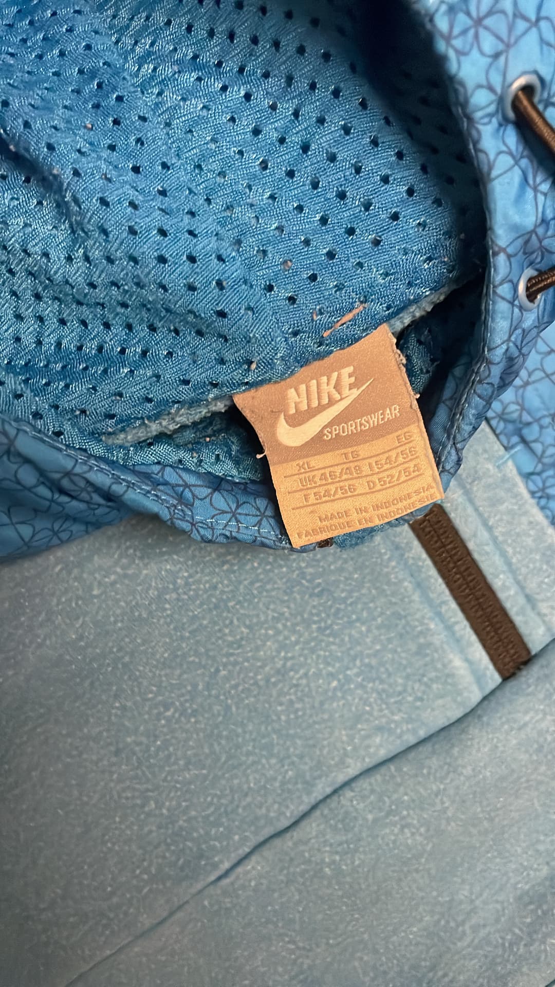 Nike Airmax WIndbreaker — 5