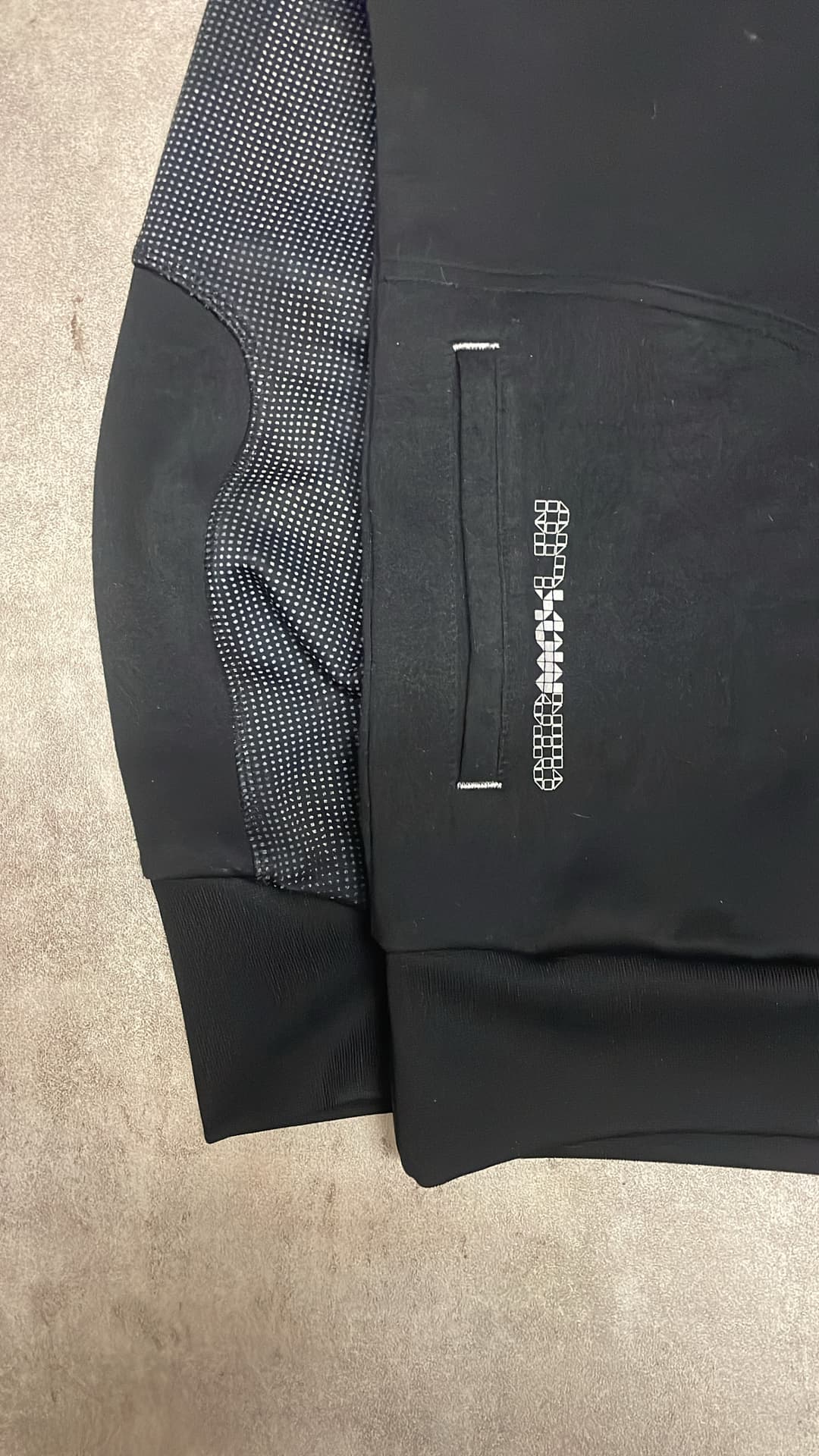 Nike Airmax LTD Jacket Black/Red — 4