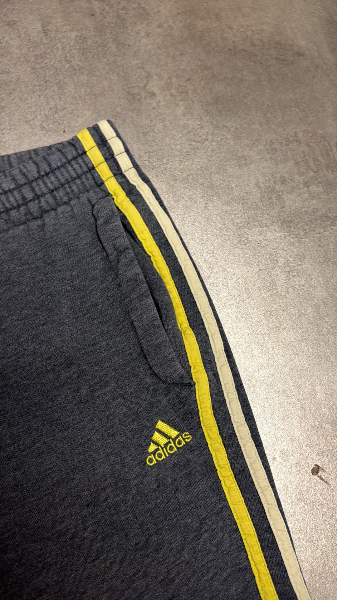 Adidas PE Jogger Grey/Yellow — 3