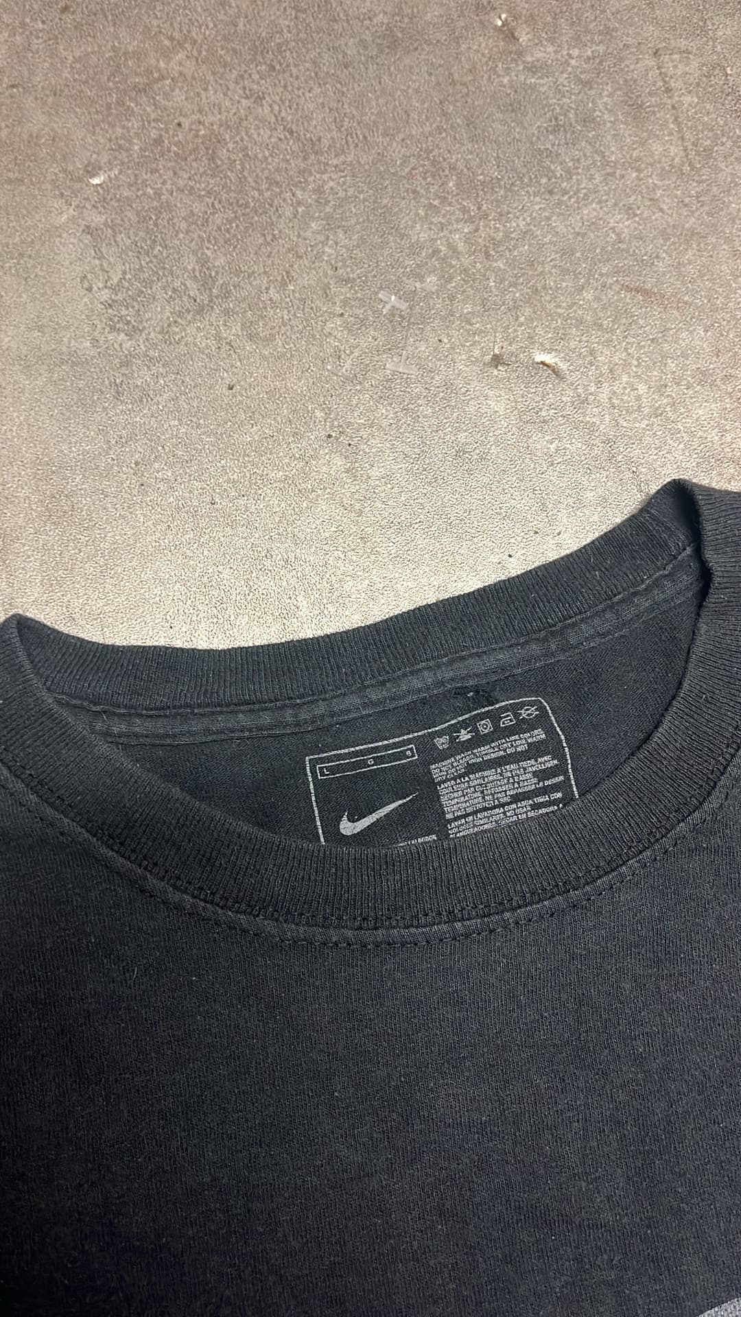 Nike Graphic T-Shirt Black — 4