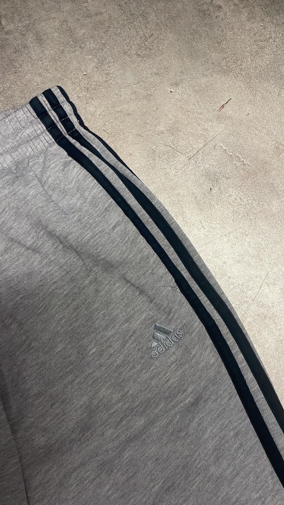 Adidas Premium-Essentials Jogger — 3