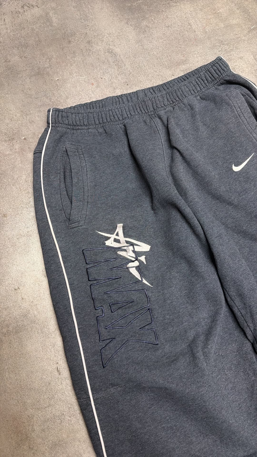Nike AM Jogger Grey — 4